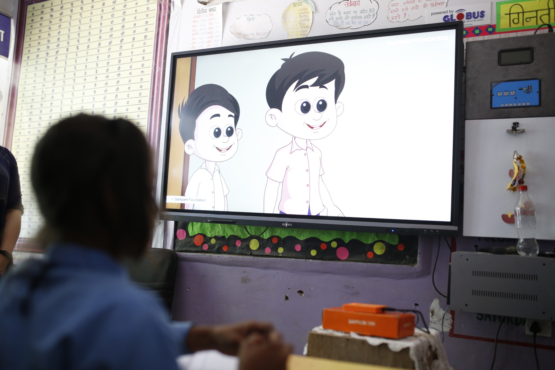 Modernising the Classroom: How a Smart TV for Teaching Enhances Student Engagement